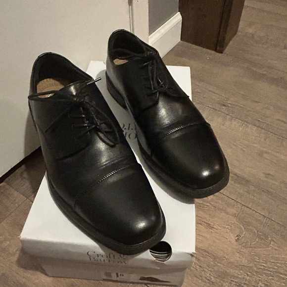Men’s black dress shoes - Picture 1 of 6
